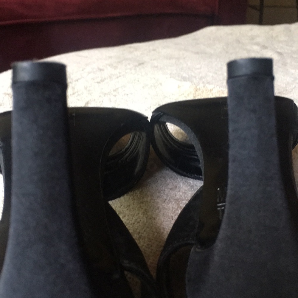 Black Satin Mootsies Tootsies Heels Sz 7 - Picture 5 of 5